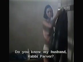 HANA AZOULAY-HASFARI in HOLE AHAVA B'SHIKUN GIMEL(1995)