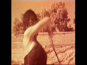 TINA SPATHI in EXI DIESTRAMMENES ZITOUN DOLOFONO (1976)