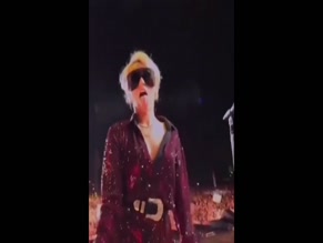 MILEY CYRUS in MILEY CYRUS FLASHING HER NUDE BOOBS AND BUTT DURING A CONCERT2023
