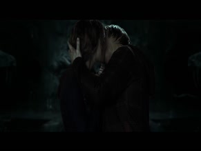 EMMA WATSON NUDE/SEXY SCENE IN HARRY POTTER AND THE DEATHLY HALLOWS: PART 2