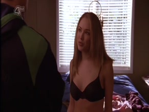 LINDSEY MCKEON in ONE TREE HILL(2004-2011)