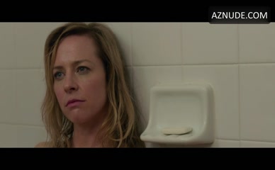 AMY HARGREAVES in How He Fell In Love