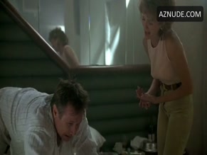 ANNETTE BENING NUDE/SEXY SCENE IN THE GRIFTERS