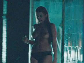 Ana DanilinaSexy in Resident Evil: Apocalypse