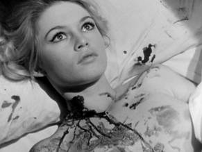 Brigitte BardotSexy in En cas de malheur