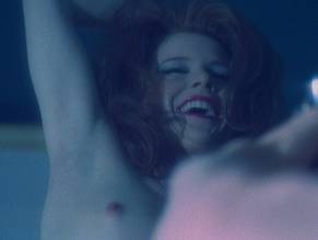 Candy ClarkSexy in The Man Who Fell to Earth