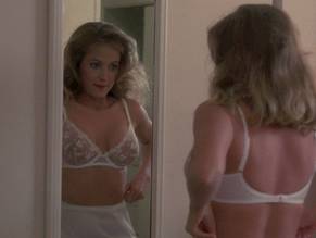 Cathy PodewellSexy in Night of the Demons