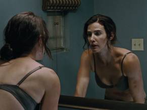 Cobie SmuldersSexy in Jack Reacher: Never Go Back
