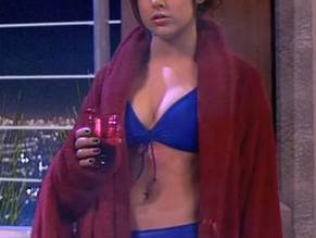 Elizabeth GilliesSexy in iCarly