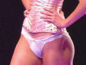 Karlie KlossSexy in The Victoria's Secret Fashion Show 2014