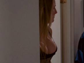 Leelee SobieskiSexy in Walk All Over Me