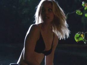 Leslie BibbSexy in About A Boy