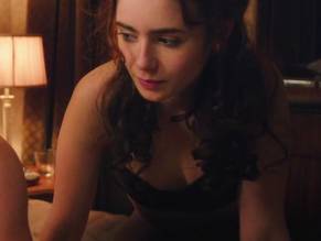 Lily CollinsSexy in Love, Rosie