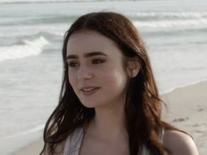 Lily CollinsSexy in Stuck in Love