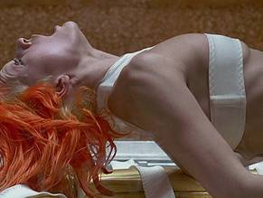 Milla JovovichSexy in The Fifth Element
