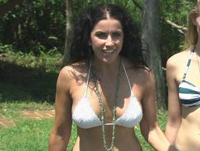 Nicole SodenSexy in Bikini Swamp Girl Massacre