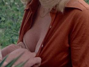 Pamela Susan ShoopSexy in Empire of the Ants