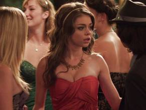 Sarah HylandSexy in Date and Switch