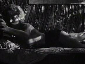 Tania VeliaSexy in Fiend of Dope Island