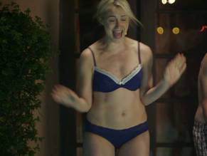 Taylor SchillingSexy in The Overnight