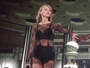 Taylor SwiftSexy in The Victoria's Secret Fashion Show 2014