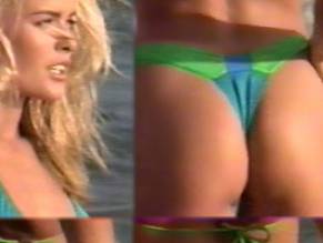 Vendela KirsebomSexy in Sports Illustrated: 25th Anniversary Swimsuit Video