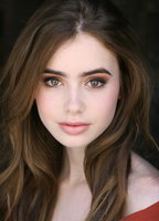 LILY COLLINS