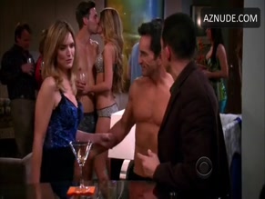 COURTNEY THORNE-SMITH NUDE/SEXY SCENE IN TWO AND A HALF MEN