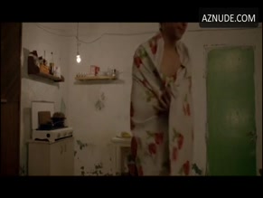DANIEL KITSIS NUDE/SEXY SCENE IN A BORROWED IDENTITY