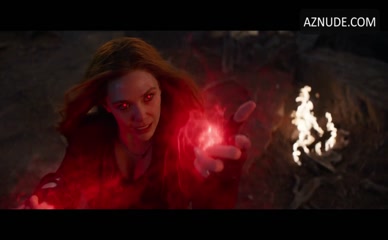 ELIZABETH OLSEN in Avengers: Endgame