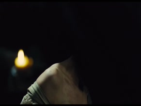 ANNE HATHAWAY in LES MISERABLES (2012)