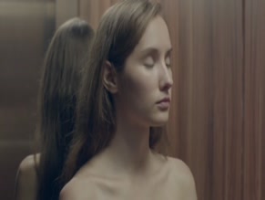 ELISKA KRENKOVA in RODINNY FILM (2015)