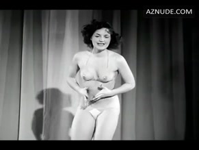 ILLONA in DING DONG NIGHT AT THE MOULIN ROUGE (1951)