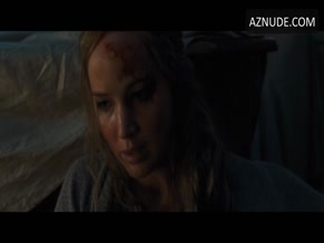 JENNIFER LAWRENCE NUDE/SEXY SCENE IN MOTHER!