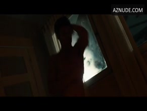 JENNIFER LOPEZ in THE BOY NEXT DOOR(2015)