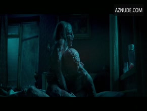 JULIA WIENIAWA-NARKIEWICZ NUDE/SEXY SCENE IN NOBODY SLEEPS IN THE WOODS TONIGHT 2
