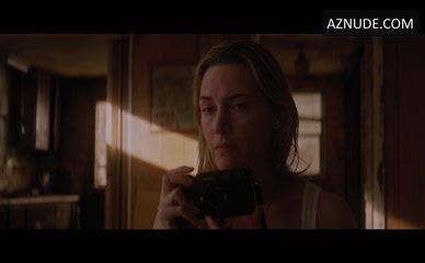 KATE WINSLET in The Mountain Between Us