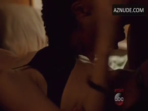 KATIE FINDLAY NUDE/SEXY SCENE IN HOW TO GET AWAY WITH MURDER