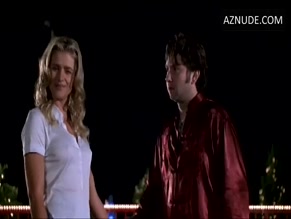 KRISTY SWANSON in DUDE, WHERE'S MY CAR?(2000)