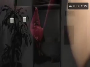 KRISTY SWANSON NUDE/SEXY SCENE IN ZEBRA LOUNGE