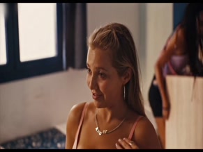 LARA PEAKE in HOW TO HAVE SEX (2023)
