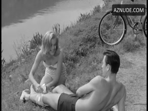 LESLIE PARRISH NUDE/SEXY SCENE IN THE MANCHURIAN CANDIDATE