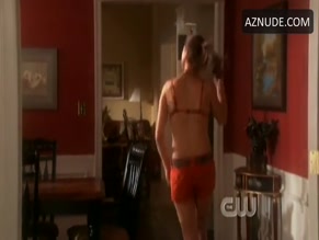 LINDSEY SHAW NUDE/SEXY SCENE IN ALIENS IN AMERICA