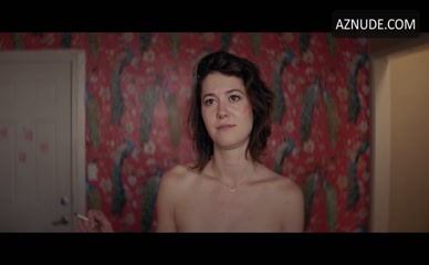 MARY ELIZABETH WINSTEAD in All About Nina