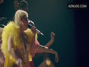 MILEY CYRUS NUDE/SEXY SCENE IN MILEY CYRUS: BANGERZ TOUR
