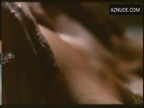 MIMI LAZO NUDE/SEXY SCENE IN ACOSADA EN LUNES DE CARNAVAL