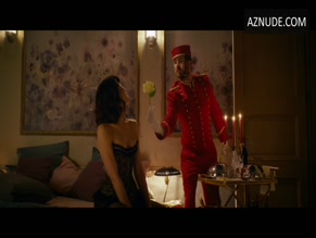 OLGA KURYLENKO NUDE/SEXY SCENE IN THE ROOM