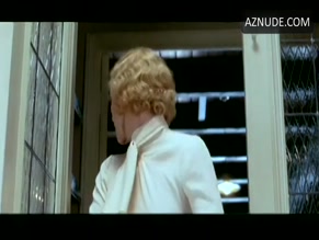 PENELOPE CRUZ in HEAD IN THE CLOUDS (2004)