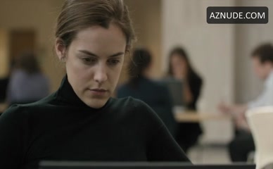 RILEY KEOUGH in The Girlfriend Experience