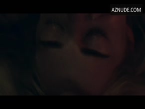 SAMARA WEAVING NUDE/SEXY SCENE IN BAD GIRL